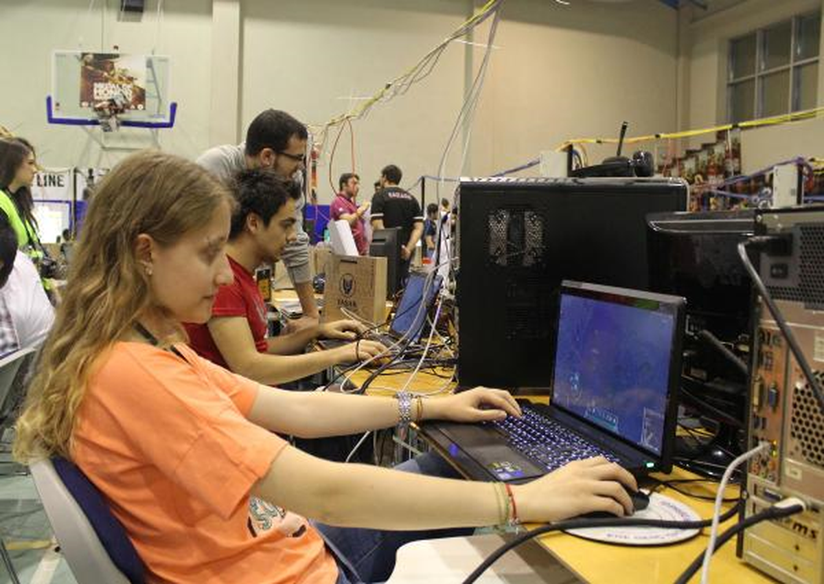 Hedefi Bilgisayarda 1.2 Milyar Oyuncuyu Tek Çatı Altında Buluşturmak