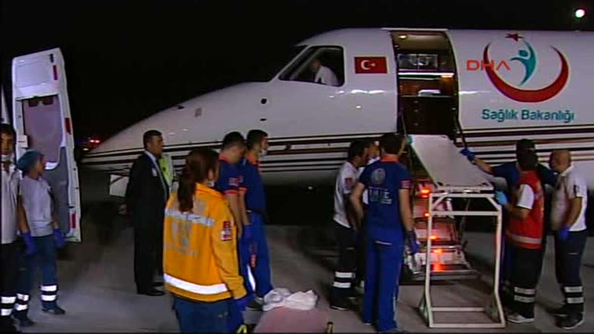Ağır Yaralanan Filistinlilerden 4\'ü Uçakla Türkiye\'ye Getirildi