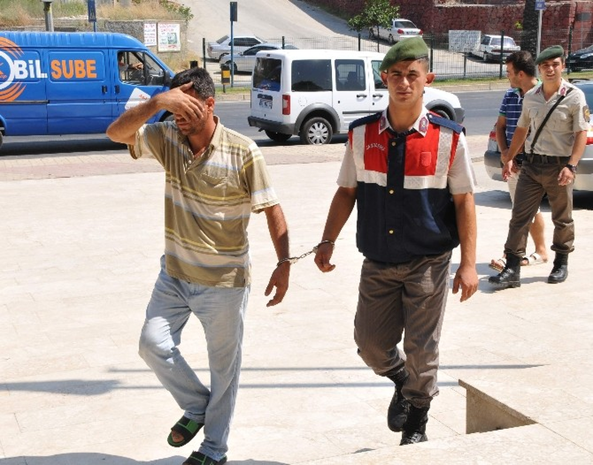 Jandarma Oto Faresini Kıskıvrak Yakaladı