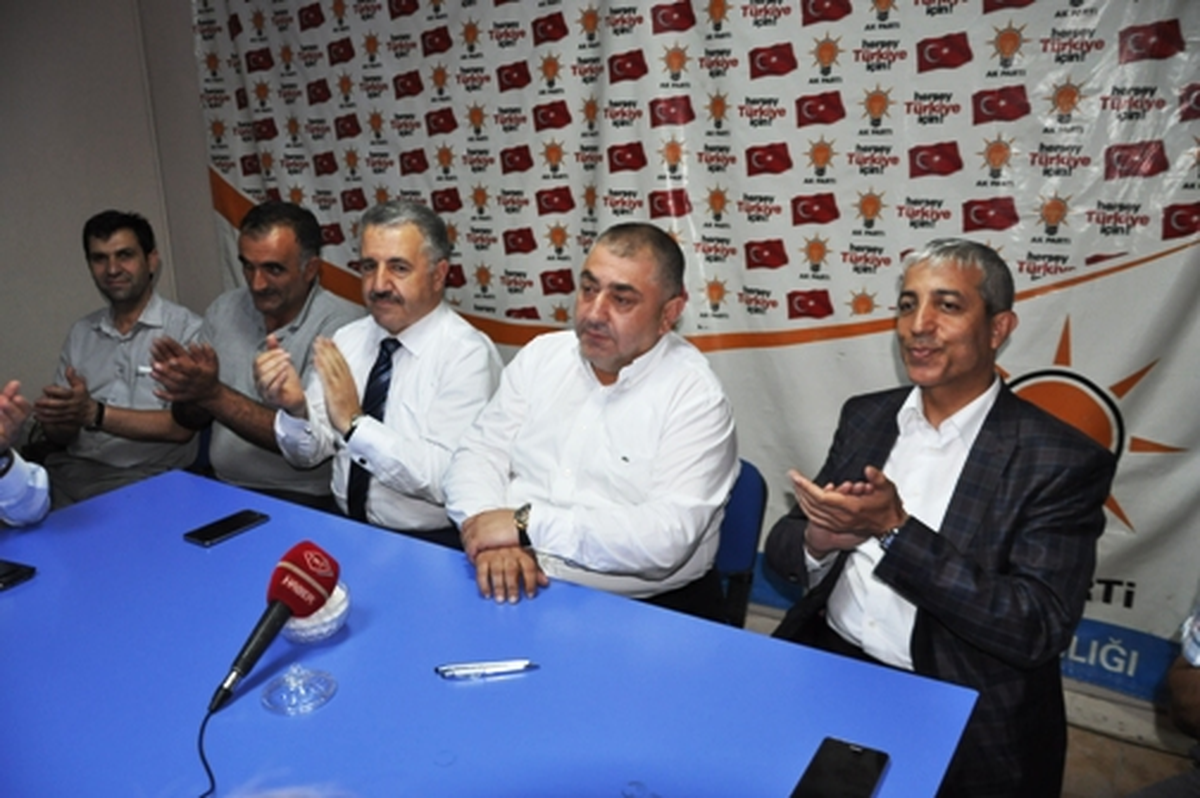 Kars AK Parti\'de Zafer Coşkusu