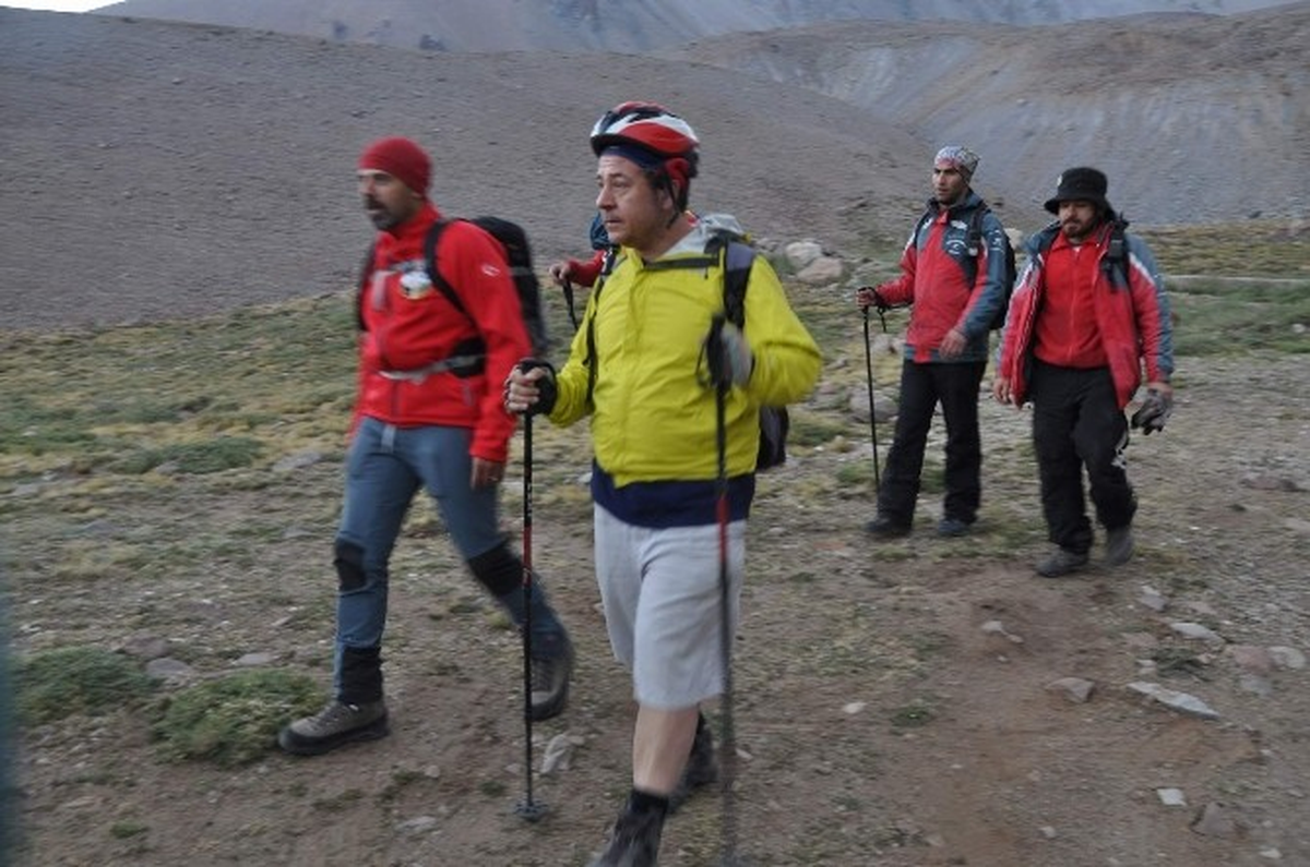 Acemi Dağcıyı Zirveden Kurtarma Ekipleri İndirdi
