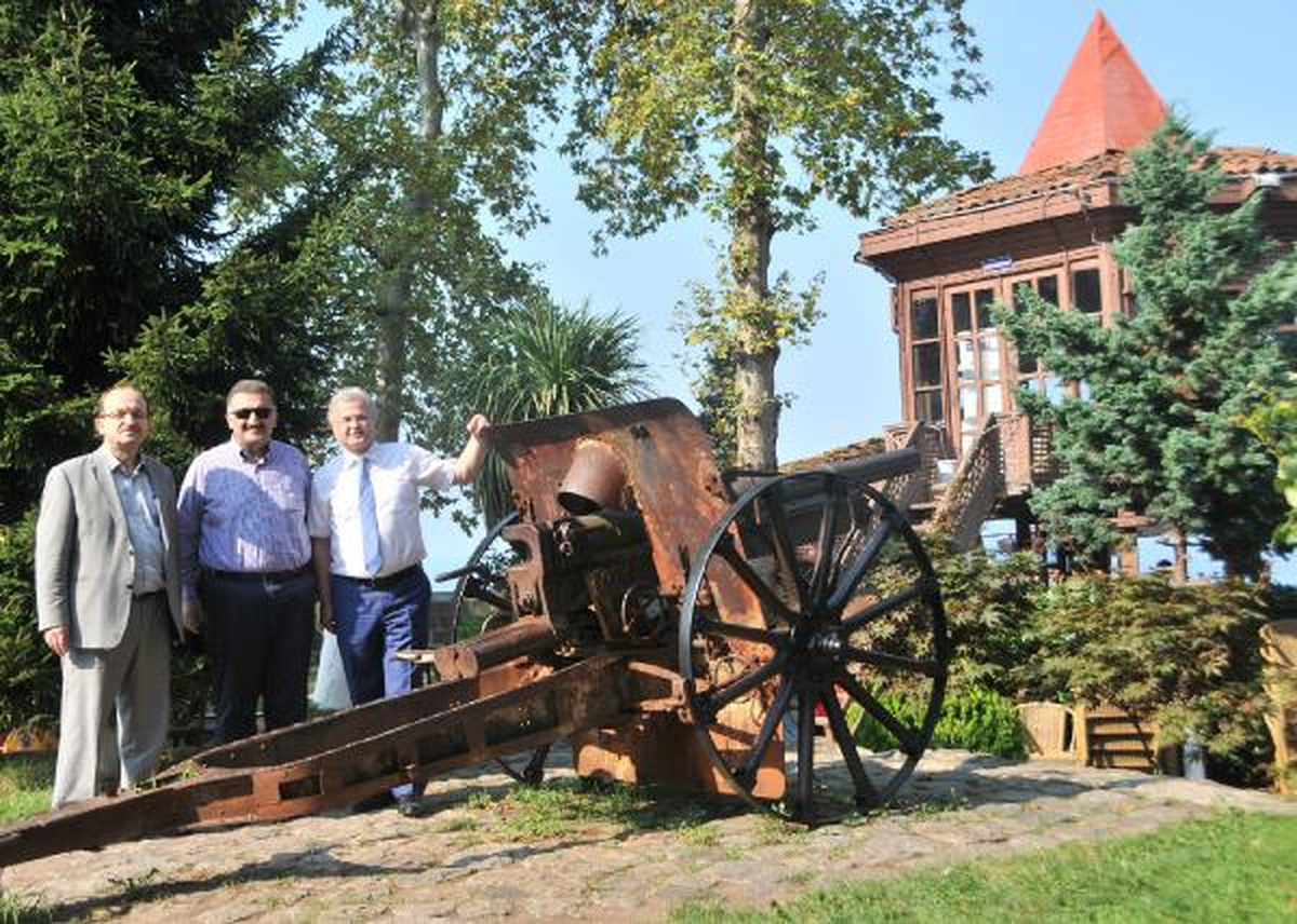 Rize Kalesi\'nden Erdoğan İçin Top Atışı