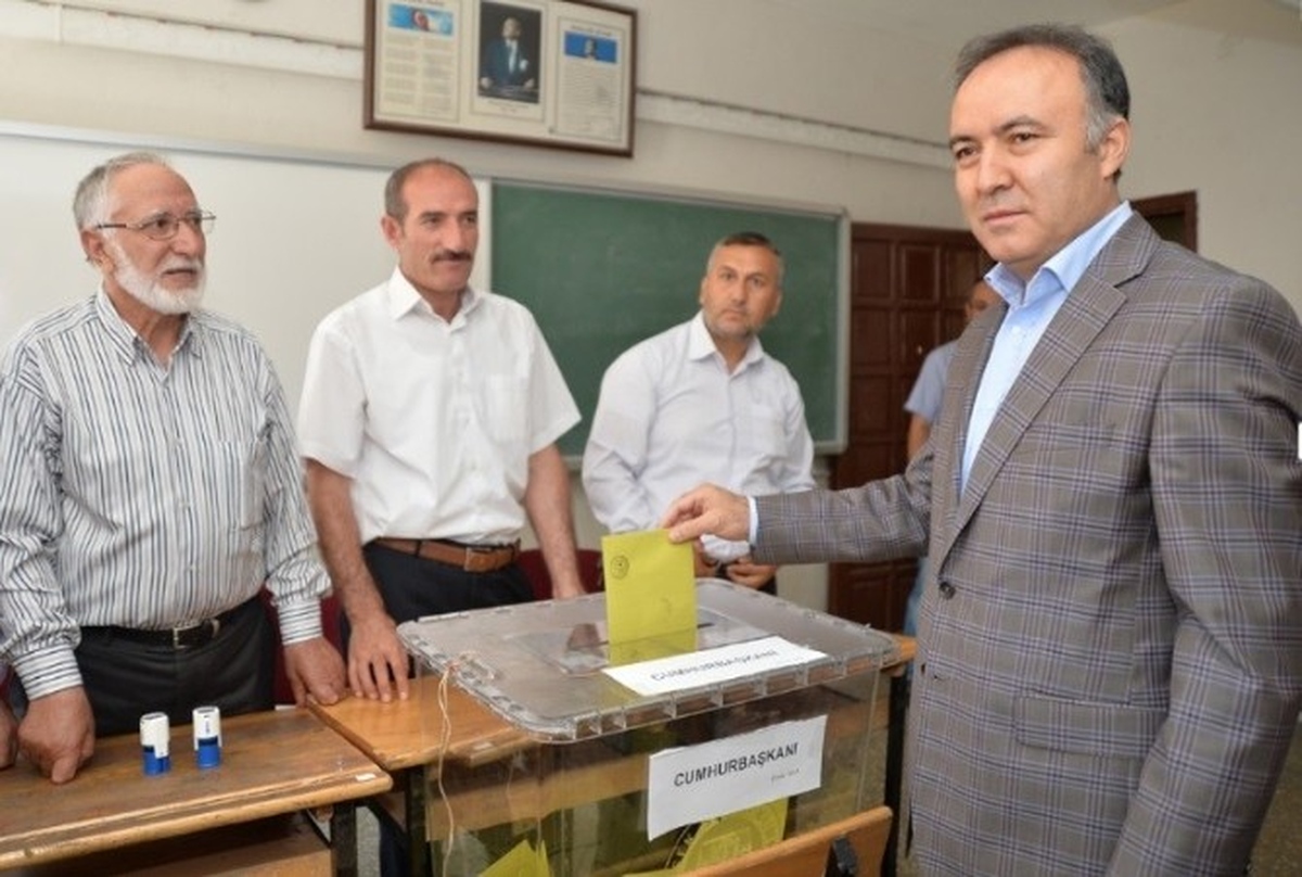 Erzurum Valisi Altıparmak\'tan Seçim Teşekkürü