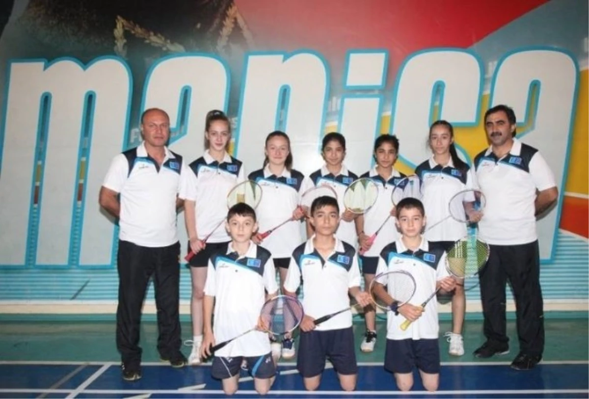 Badmintoncular Bulgaristan\'a Gidiyor