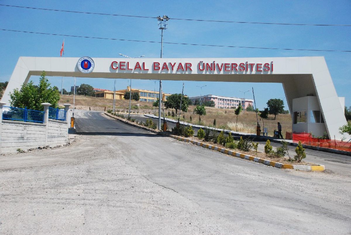 CBÜ'de Yabancı Uyruklu Öğrencilerin Kayıtları Başladı