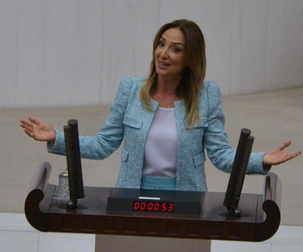 CHP\'li Nazlıaka: Şeytan Diyor ki Çıkart Şu Ayakkabıyı, Fırlat