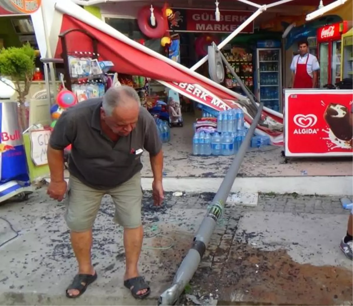 Freni Boşalan Turist Otobüsü Rampada Kaydı