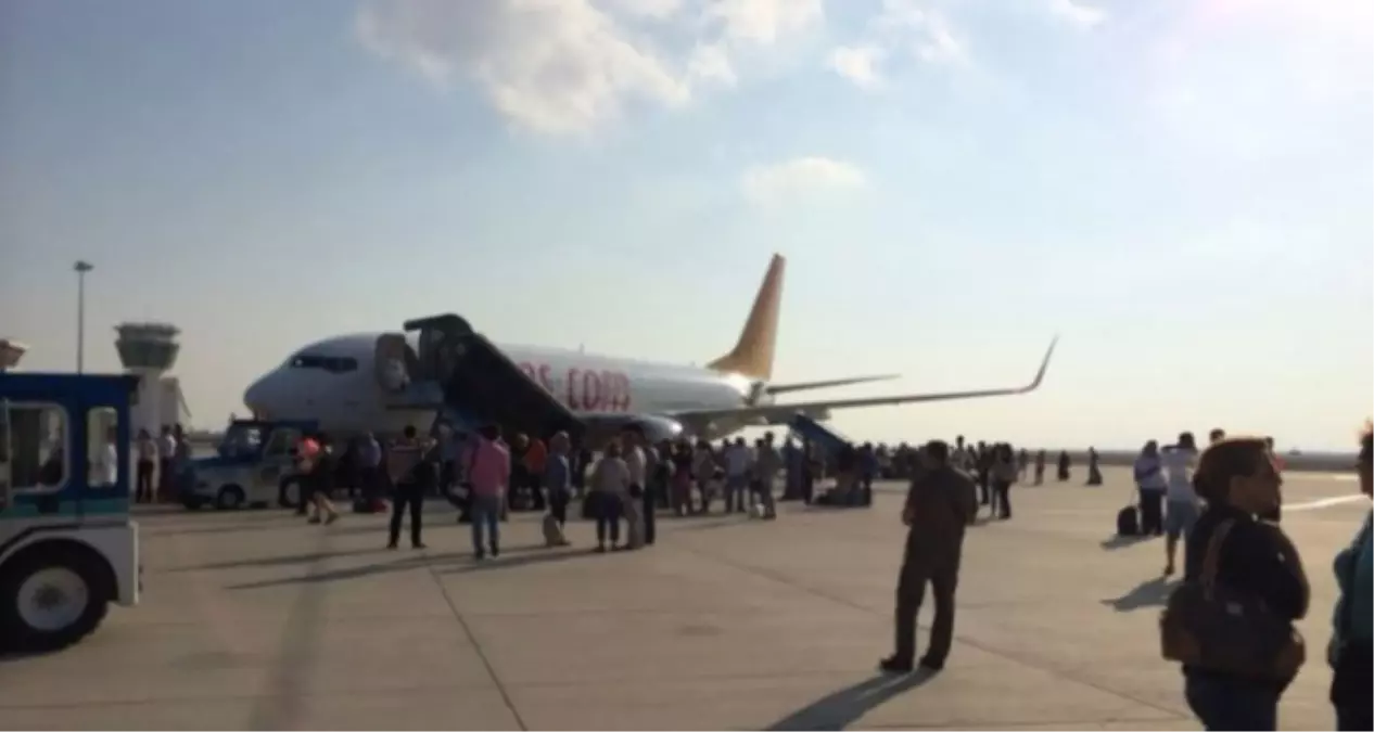 Hatay Havaalanı\'nda Bomba Paniği