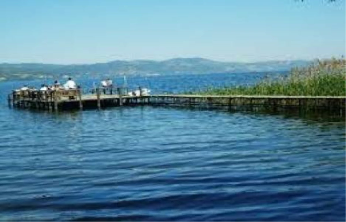 Kocaeli\'nin Sapanca Gölü\'nden Aldığı Su Miktarı Azaldı