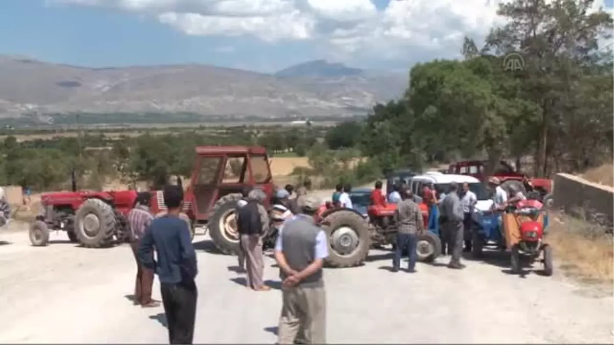 Erzincan\'da Köylülerden Taş Ocağı Protestosu