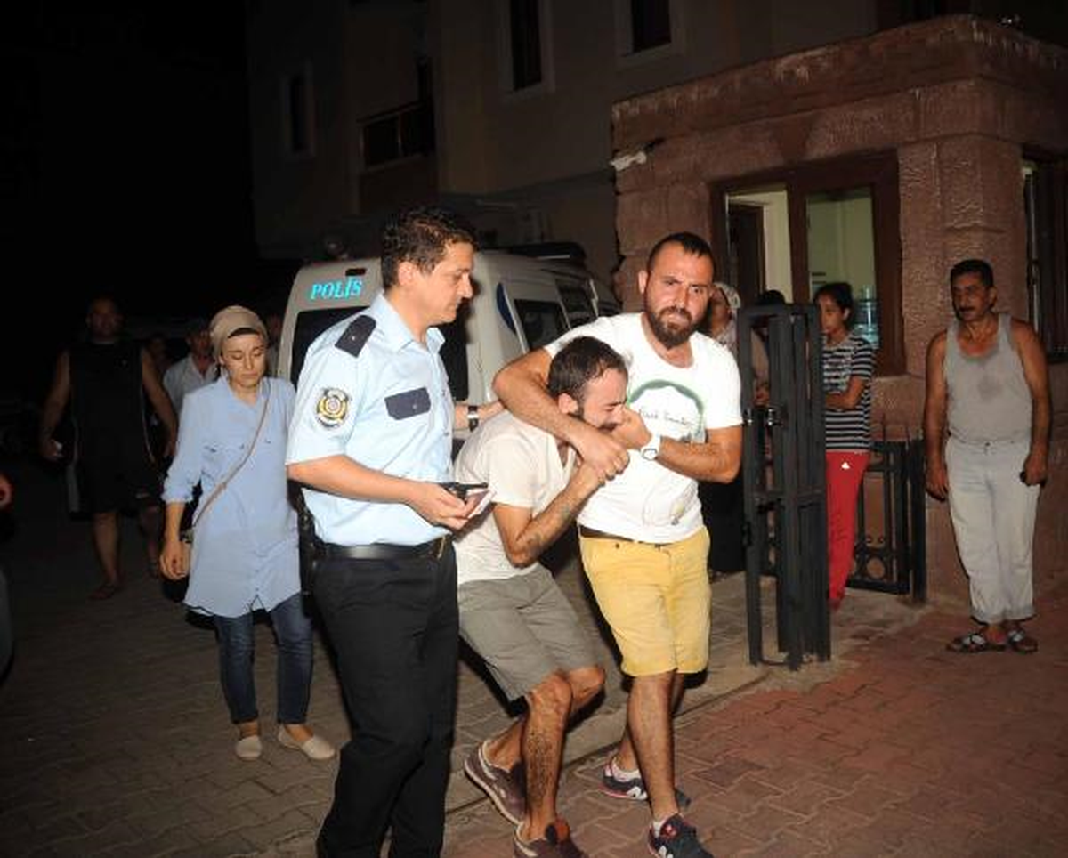 Rus Turist Fularla İntihar Etti