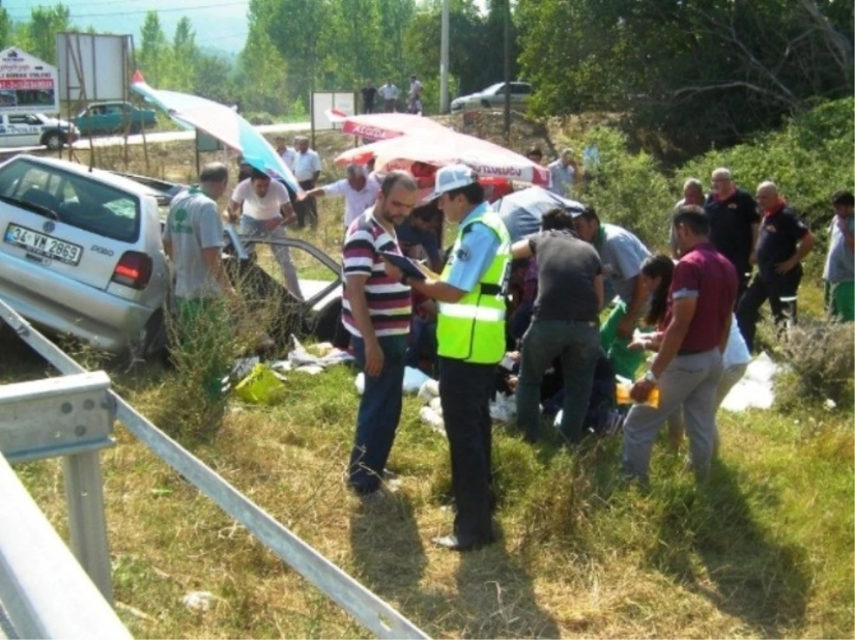 Sakarya\'da Trafik Kazası: 5 Yaralı