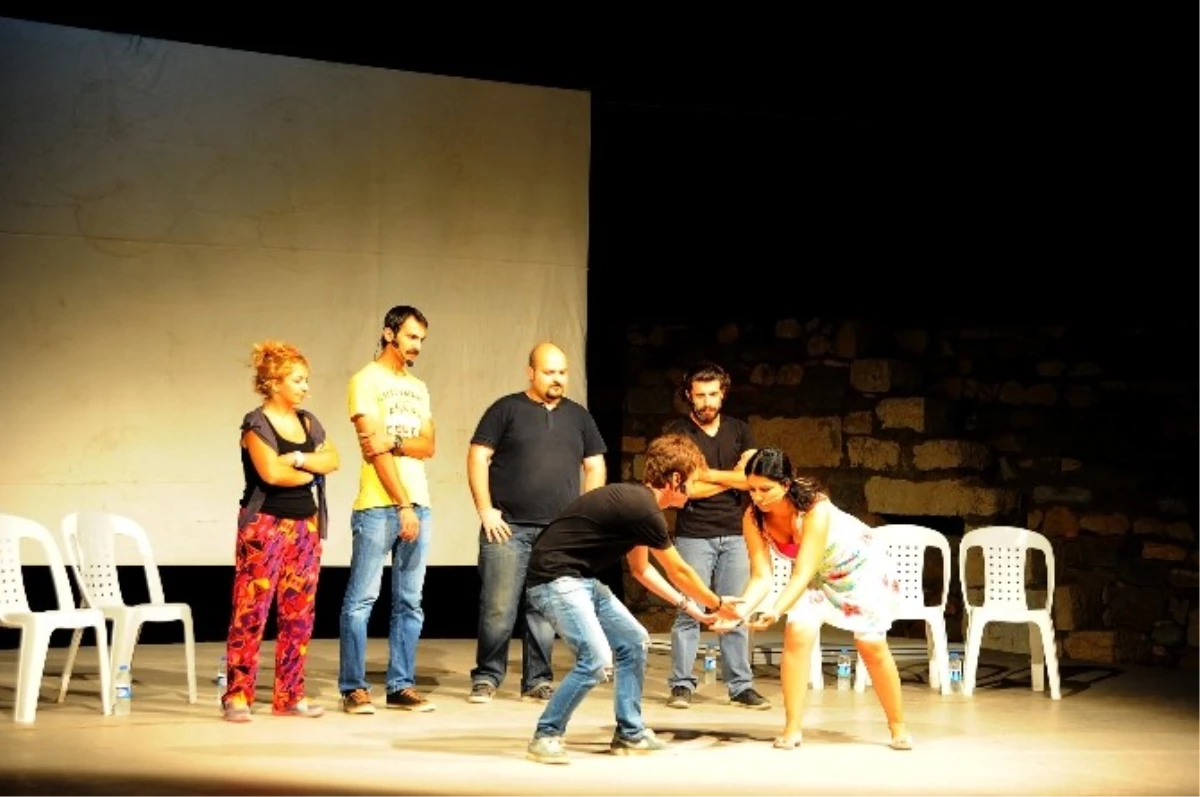 Sakinşehir" Tiyatro ile Buluştu
