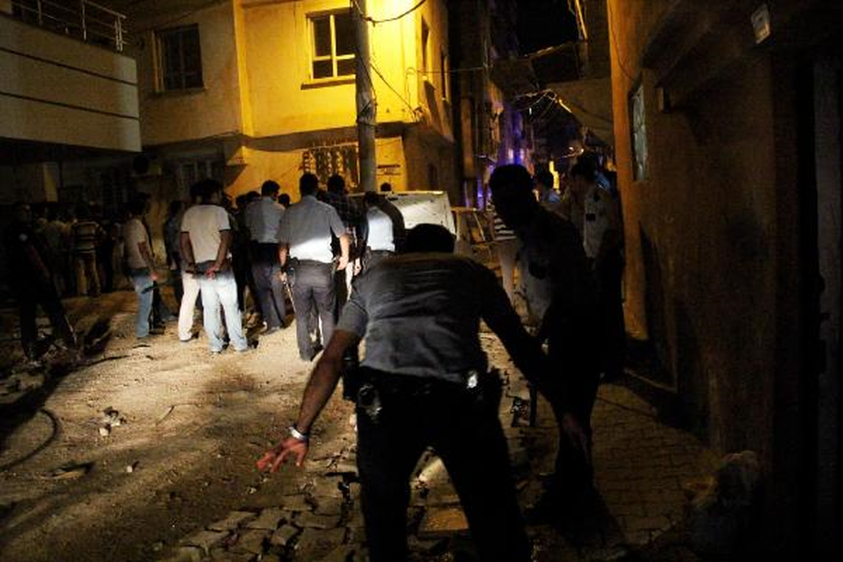 Şanlıurfa\'da \'Suriyeli\' Gerginliği: 2 Gözaltı