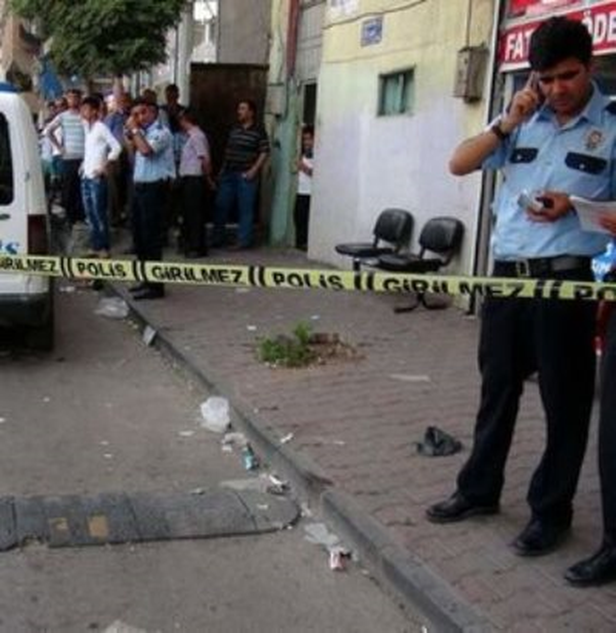Gaziantep\'te Sürücüler Çatıştı, Yoldan Geçenler Vuruldu