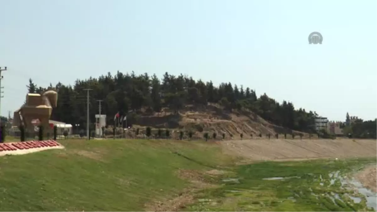 Mersin\'deki Yumuktepe Höyüğü\'ndeki Kazı Çalışması