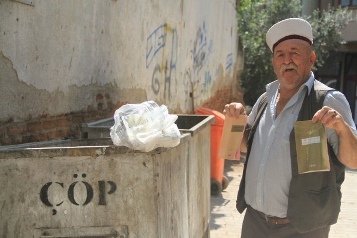 Çöpten Çıkan Dini Kitaplar Tepki Çekti