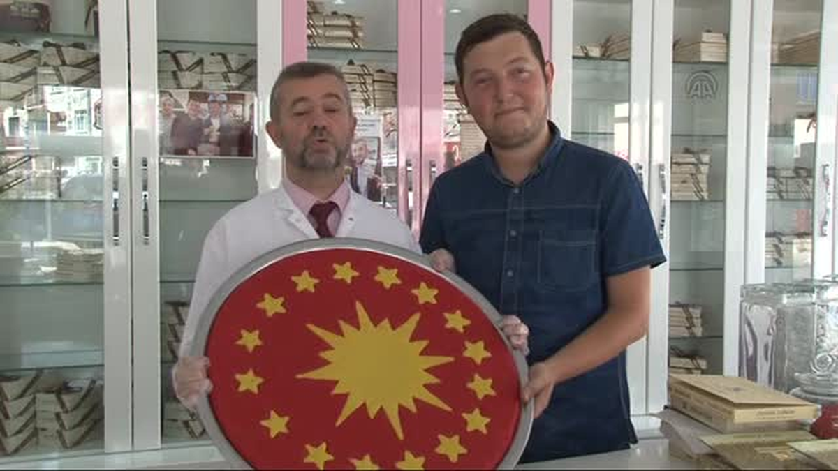 Erdoğan\'a Cumhurbaşkanlığı forsu Şeklinde Tatlı Hediye Edecek