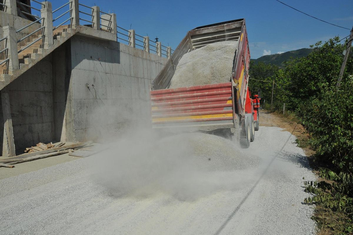 İnebolu\'da Yol Yapımına Hayırsever Desteği