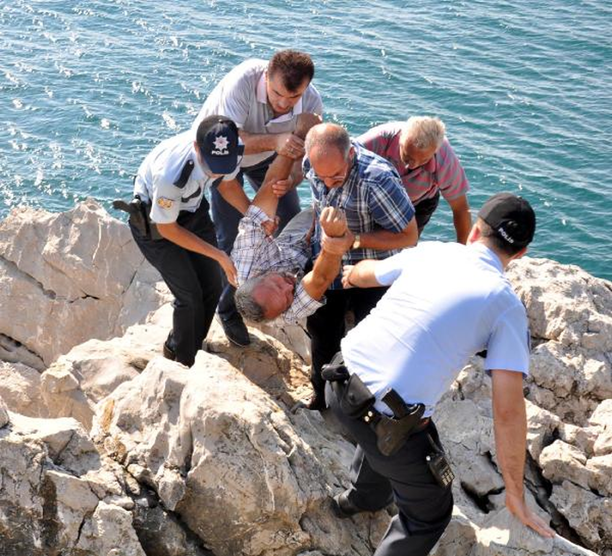 İntihara Kalkıştı Sara Krizi Geçirince Kurtarıldı