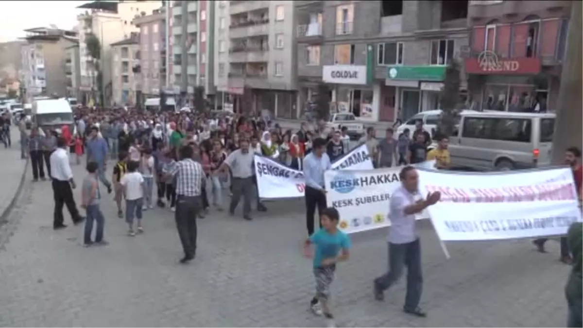 IŞİD\'in saldırılarını protesto ettiler -