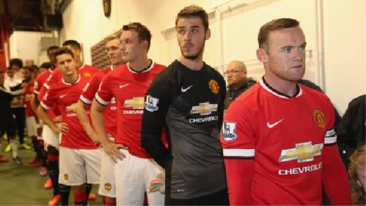 Manchester Unıted\'ın Yeni Kaptanı Rooney Oldu