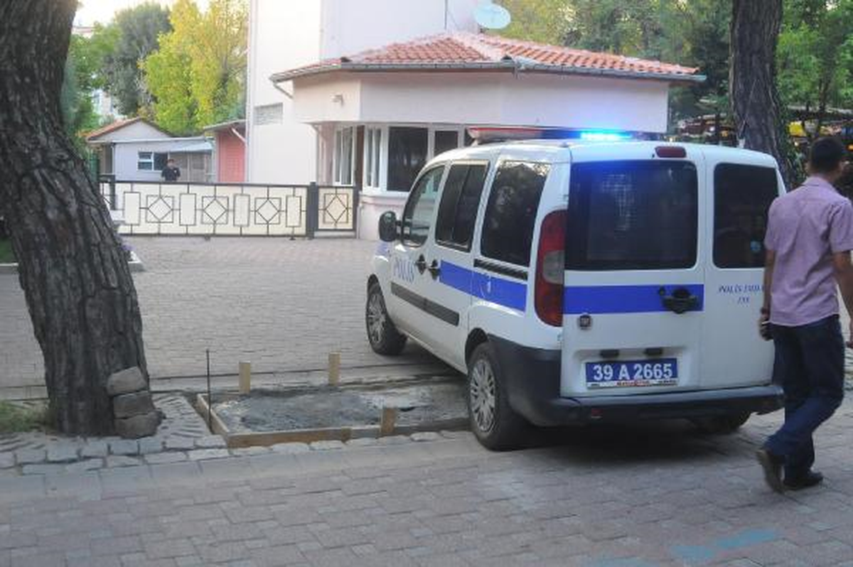 Valilik: Mesele Atatürk Poster ve Resimleri Değil
