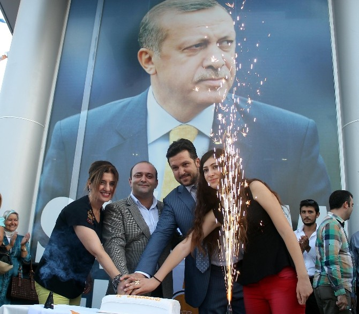 AK Parti Mersin\'de 13. Kuruluş Yıl Dönümü Kutlandı