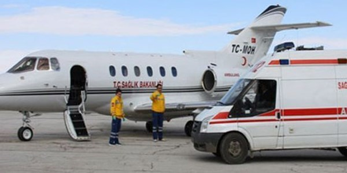 Rize\'de Ambulans Uçak 8 Günlük Bebek İçin Havalandı