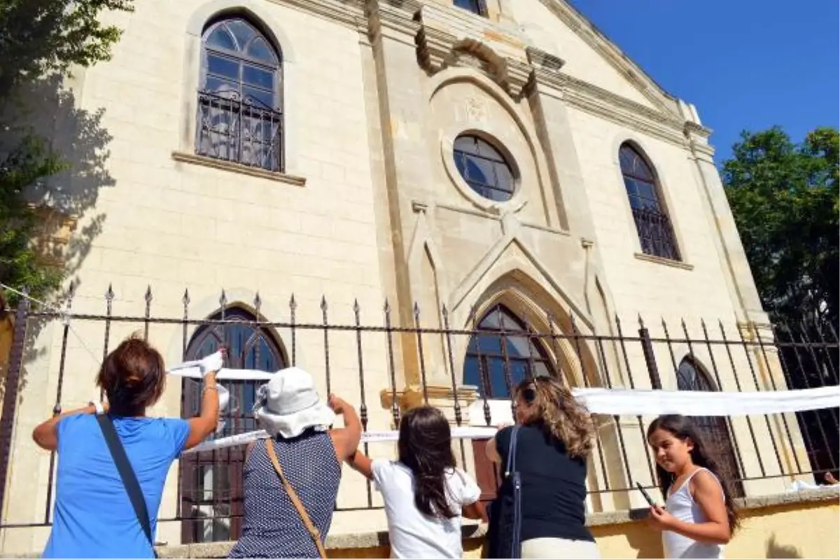 Cami, Kilise ve Havrayı \'Dilek Bağı\' ile Birbirine Bağladılar