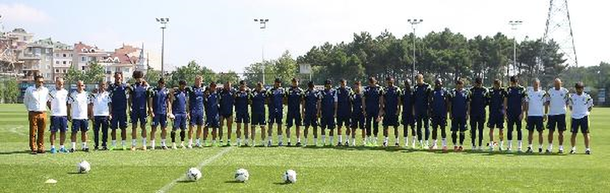 Fenerbahçe Antrenmanında Seba İçin Saygı Duruşu