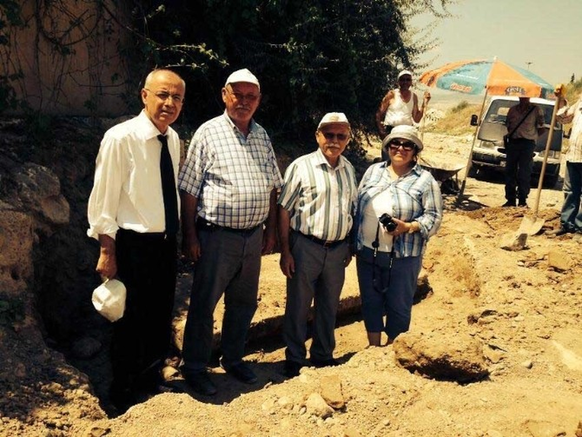 Honaz\'da Anıt Mezar Ortaya Çıkarıldı