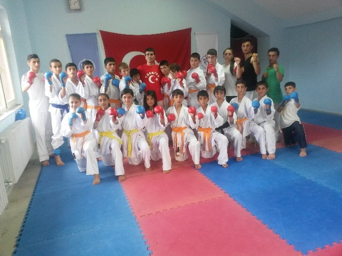 Karate Turnuvasına Pasinlerli Karateciler de Katılacak
