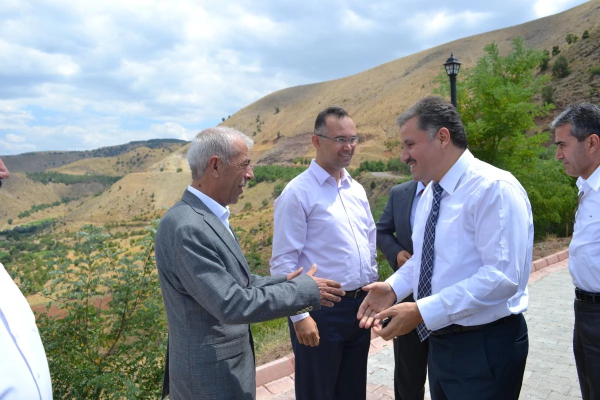 Malatya Büyükşehir Belediye Başkanı Çakır, Çelikhan\'ı Ziyaret Etti