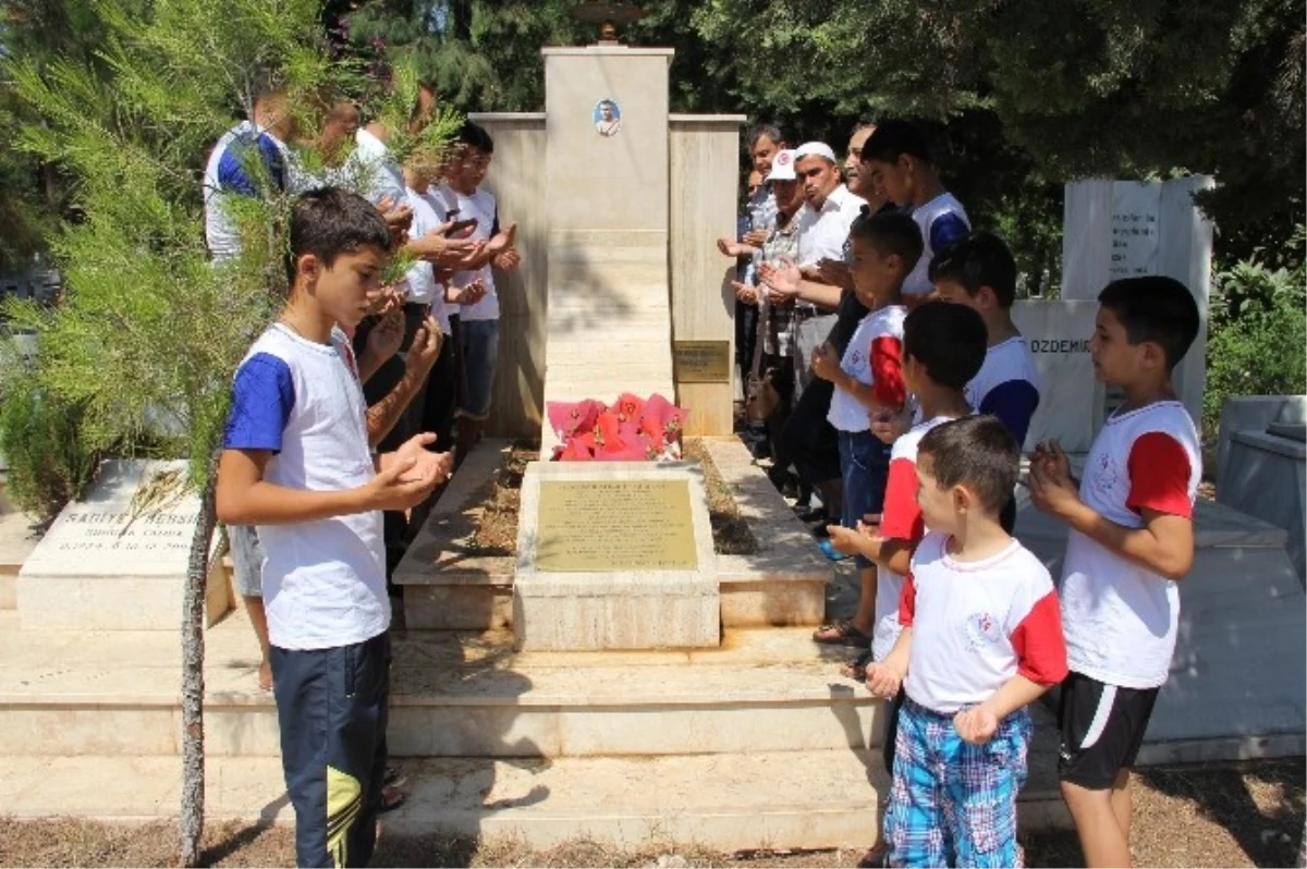 Mersinli Ahmet Mezarı Başında Anıldı