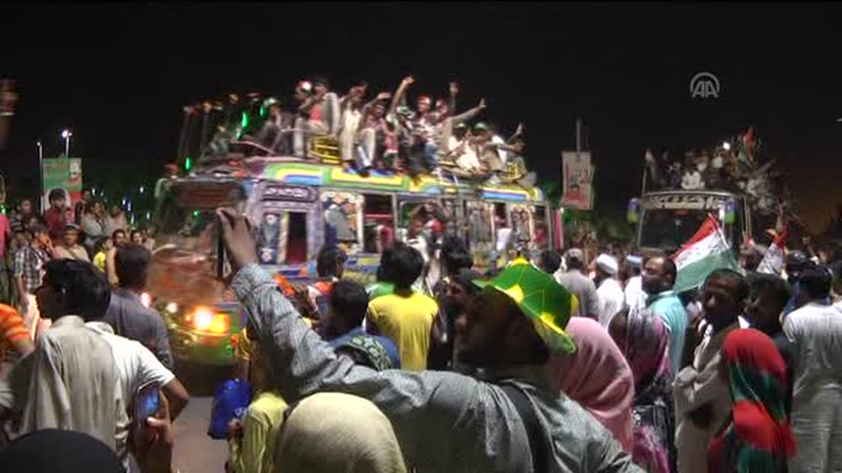 Pakistan\'da Hükumet Karşıtı Gösteriler