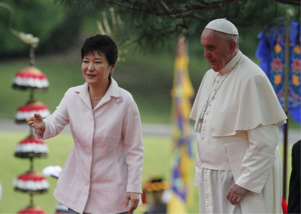 Papa : "Kore Yarımadası\'nda Tartışmalara ve Güç Gösterilerine Son Verin"