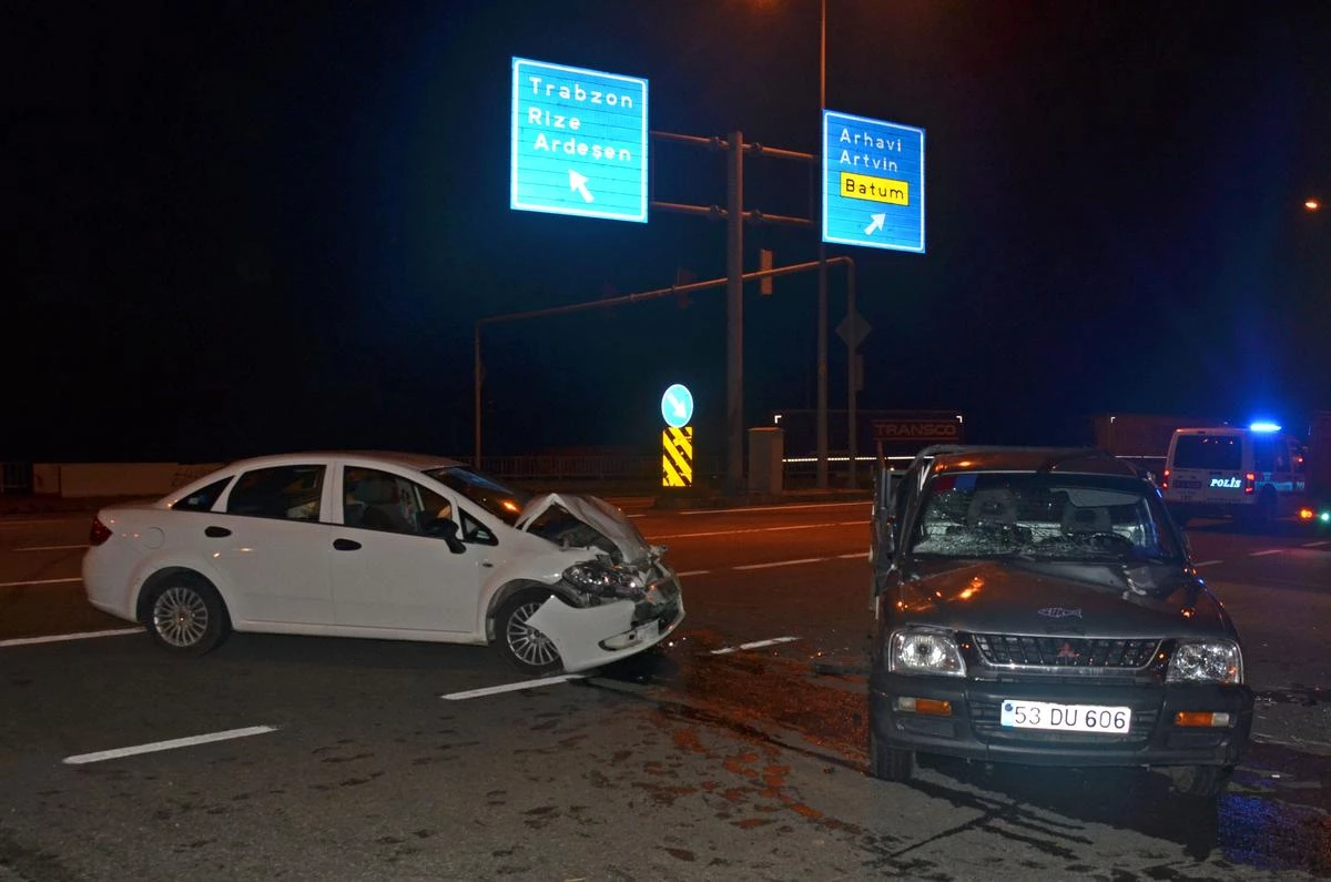 Rize\'de Trafik Kazası: 2 Yaralı