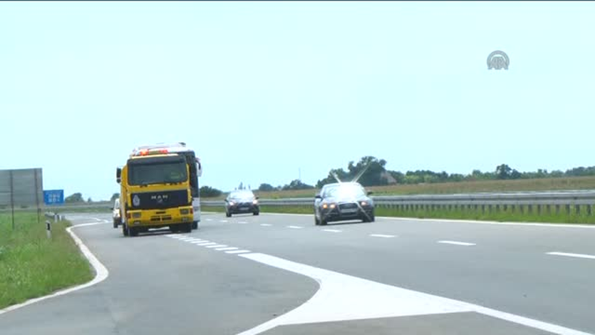 Türk plakalı otobüs devrildi: 1 ölü -