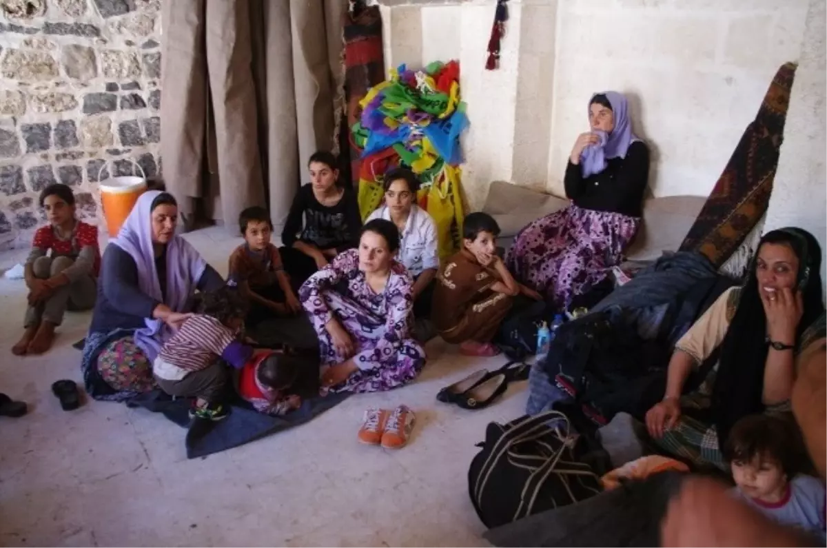 Viranşehir\'e 60 Kişilik Yezidi Grup Daha Getirildi