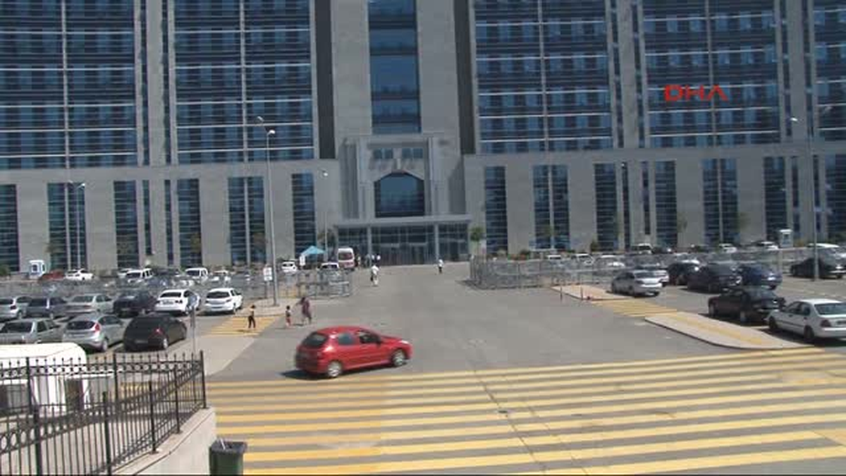 Anadolu Adalet Sarayı\'nda Silahlı Saldırının İzleri