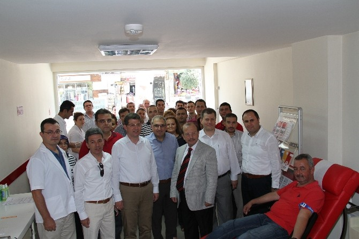 Merkezefendi Belediye Başkanı Subaşıoğlu Kan Bağışında Bulundu