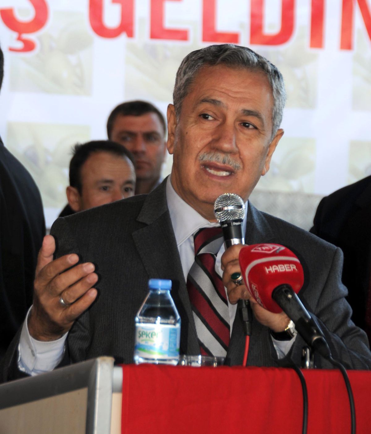 Bülent Arınç\'tan Süleyman Seba Mesajı