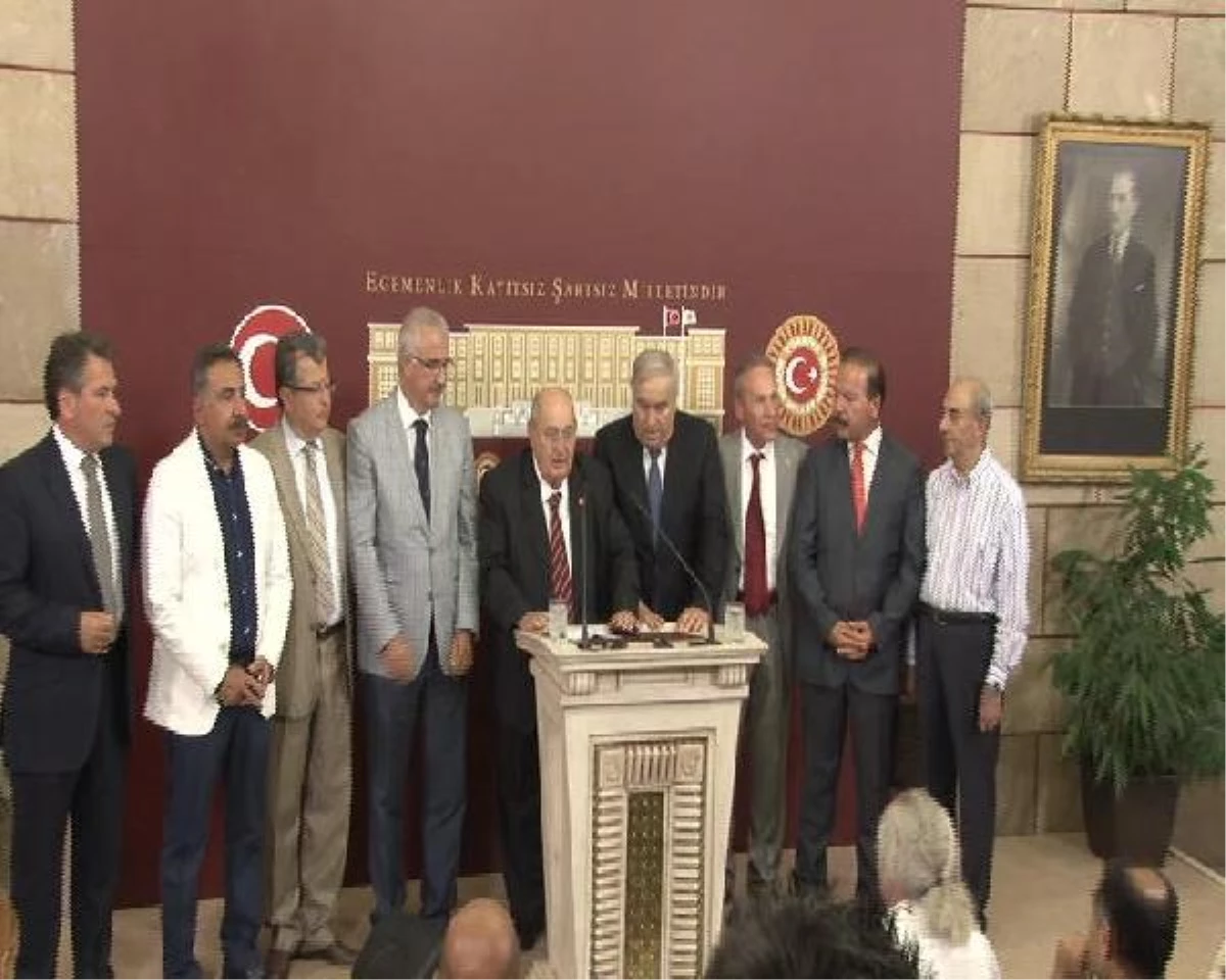 CHP\'li Anadol ve Eski Milletvekilleri, Kılıçdaroğlu\'nu İstifaya Çağırdı