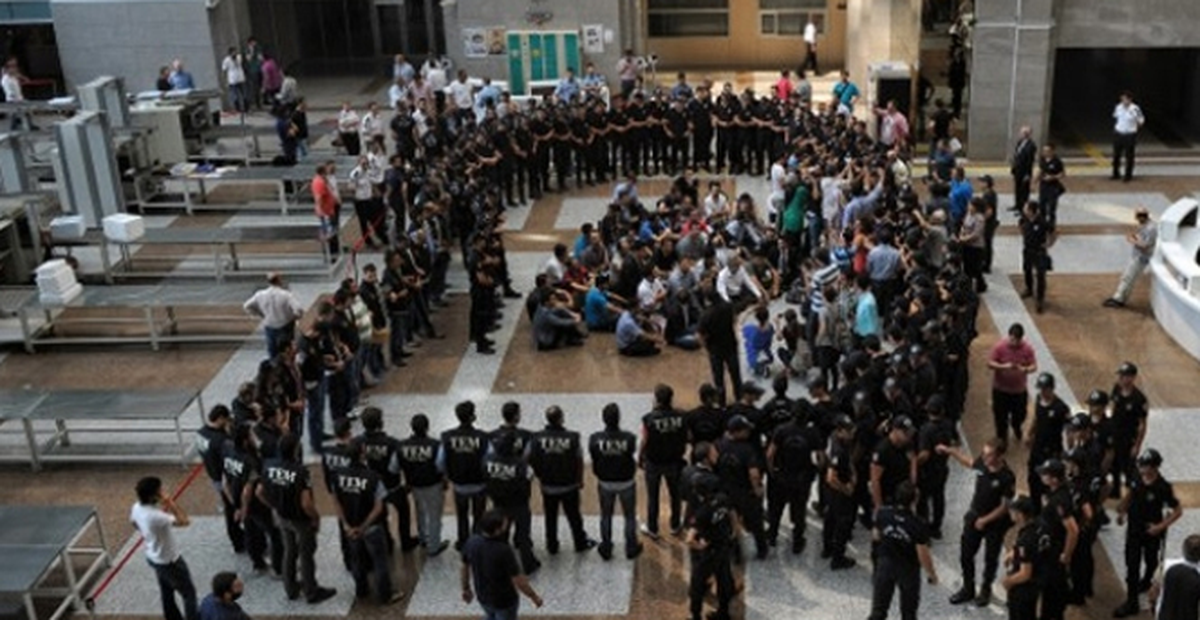 Emniyet Operasyonunda Eski TEM Müdürü Tutuklandı