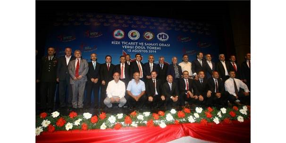 Gümrük ve Ticaret Bakanı Yazıcı Rize\'de