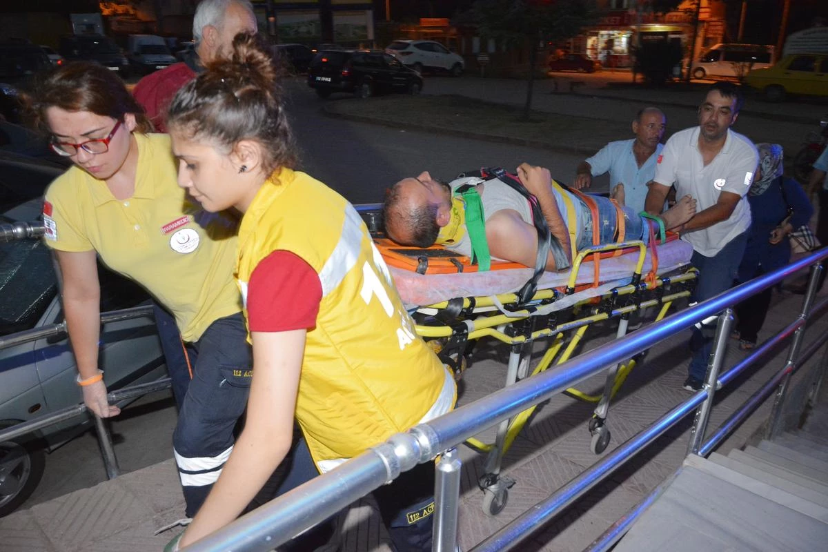 Fatsa\'da İncir Ağacından Düşen 2 Kişi Yaralandı