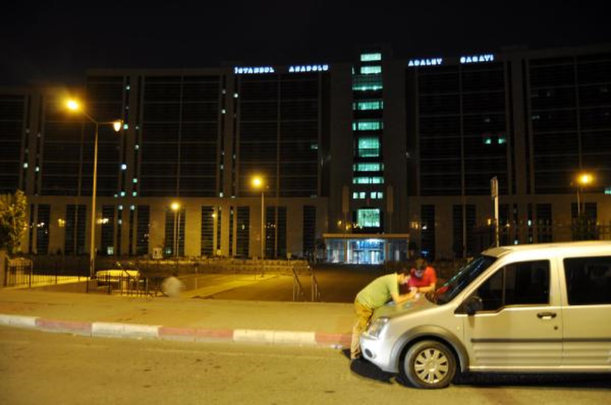 Kartal Adliyesine Silahlı Saldırı