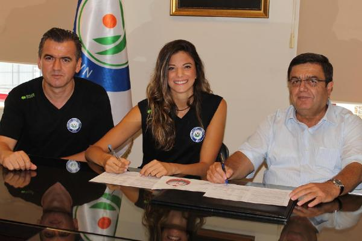 Nilüfer Belediyespor Cemre\'yle İmzaladı