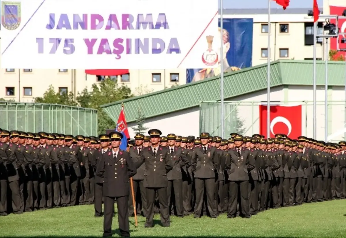 Jandarma Okulu\'nda Mezuniyet Heyecanı